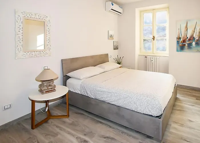 Casa Ariel, In Piazza A Colico, Apartman Colico