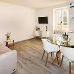 Apartment Casa Ariel, In Piazza A Colico,