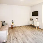 Casa Ariel, In Piazza A Colico, *