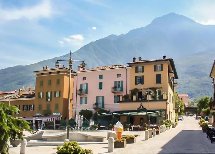 Casa Ariel, In Piazza A Colico, Apartamento Colico