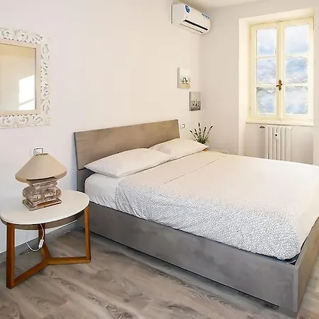 Casa Ariel, In Piazza A Colico, Appartamento Colico